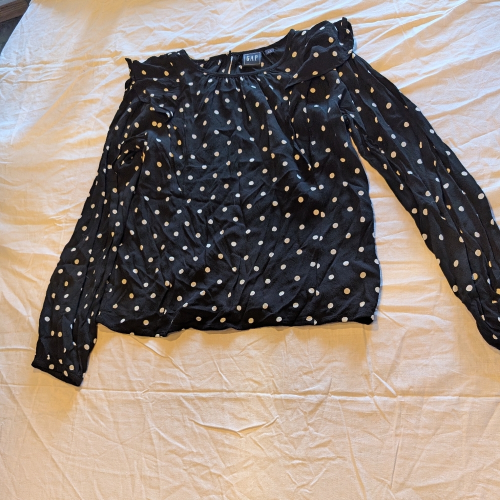 2/20$ GAP Black Top with White Polka Dots